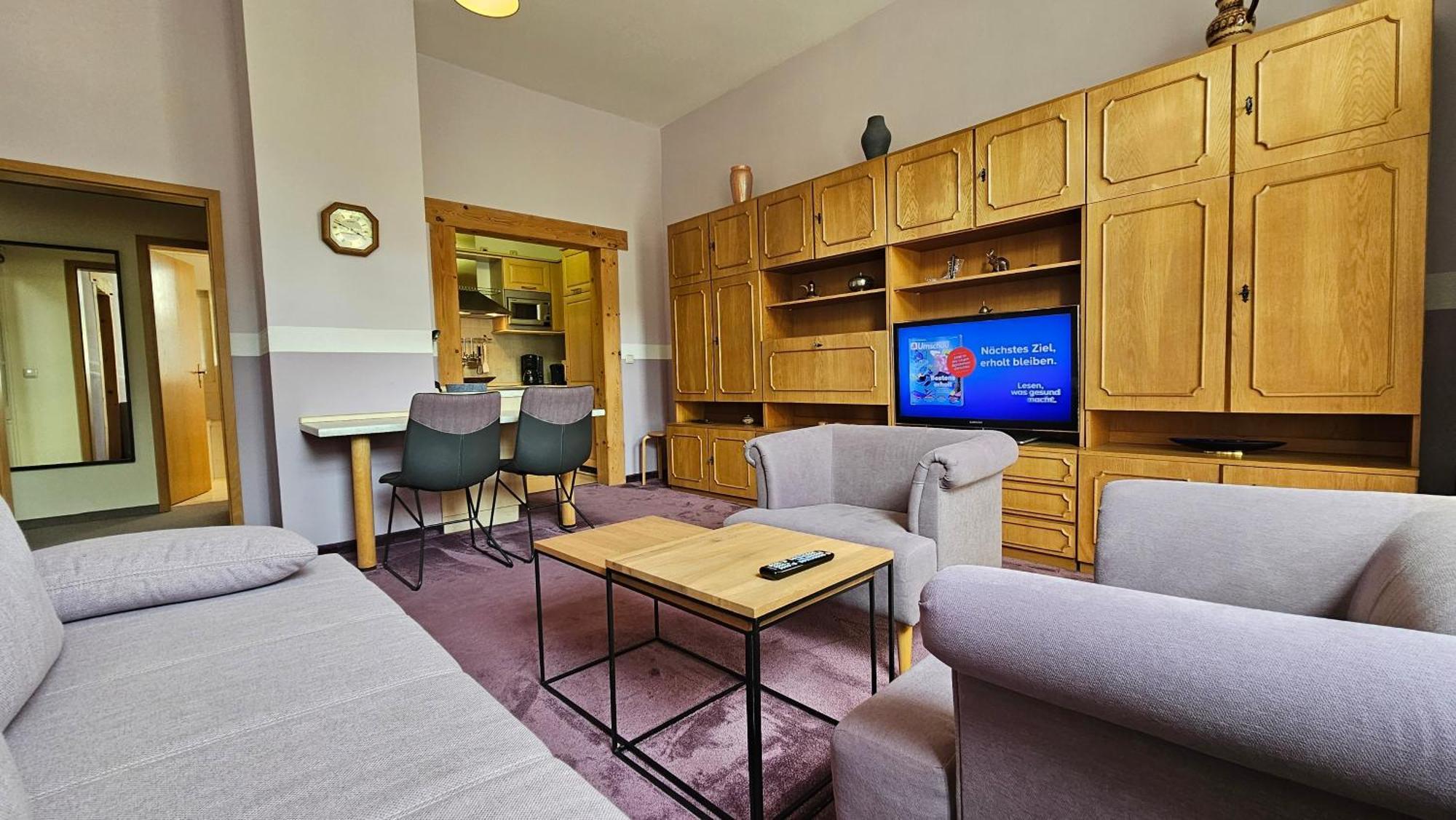 Pension Weisse Rose, Parkplatz, Fruehstueck, Wlan, Zentral Bad Elster Esterno foto