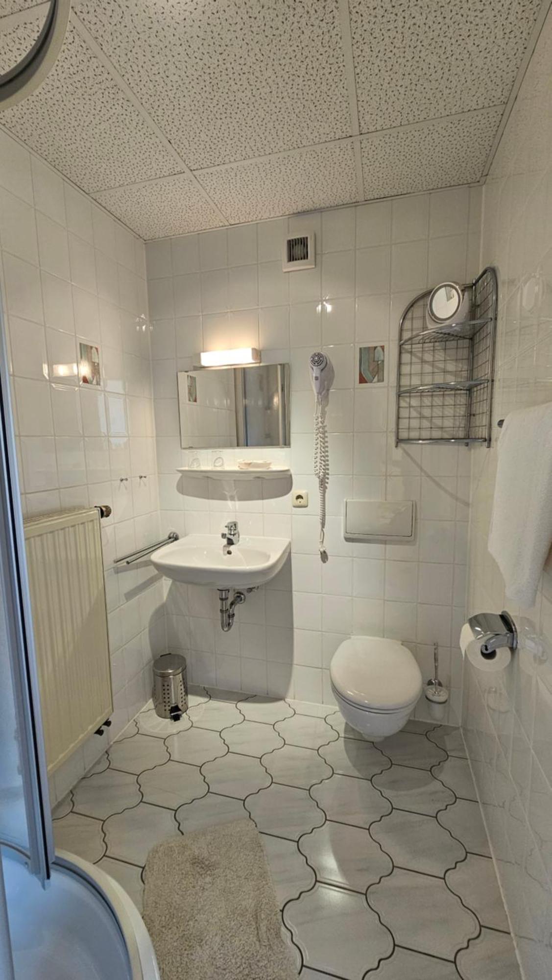 Pension Weisse Rose, Parkplatz, Fruehstueck, Wlan, Zentral Bad Elster Esterno foto