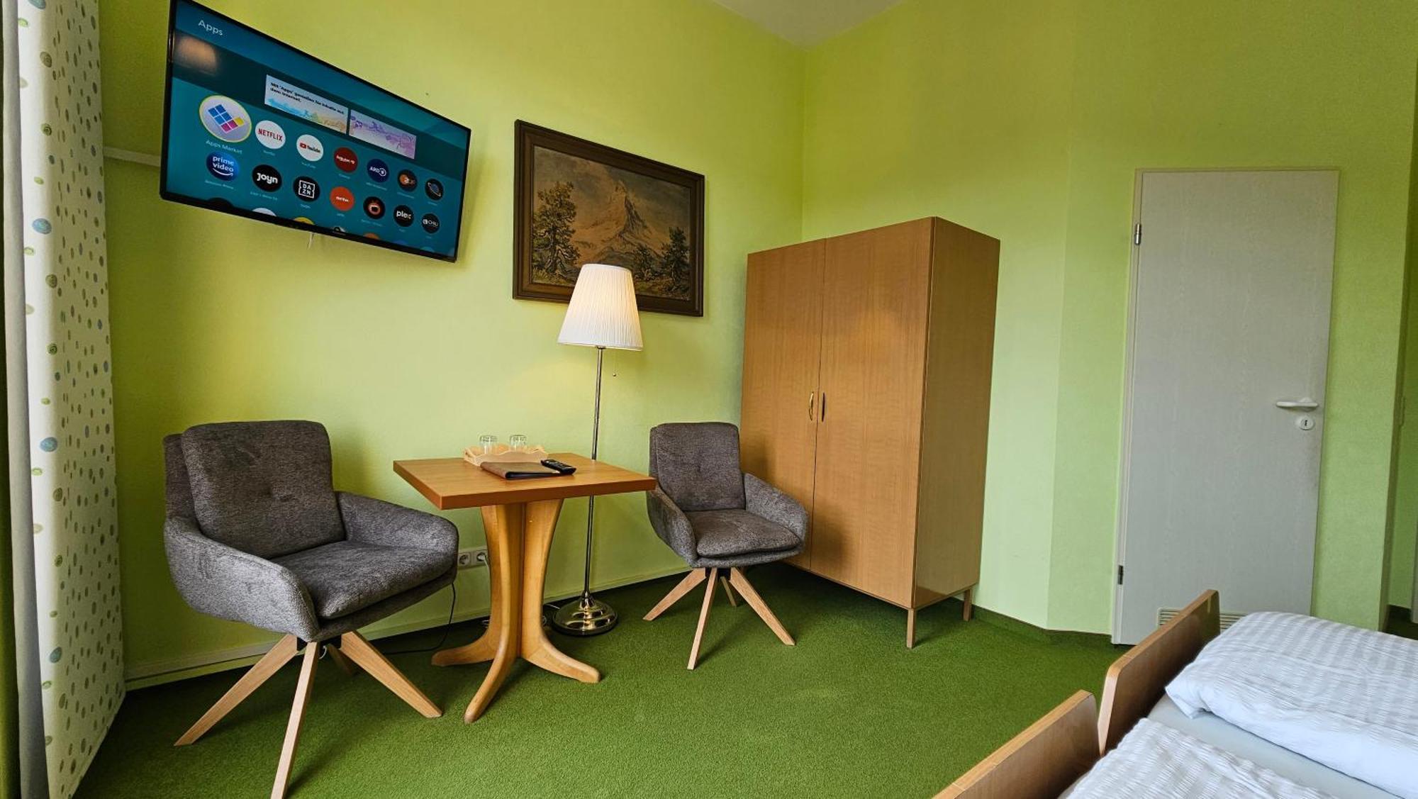 Pension Weisse Rose, Parkplatz, Fruehstueck, Wlan, Zentral Bad Elster Esterno foto