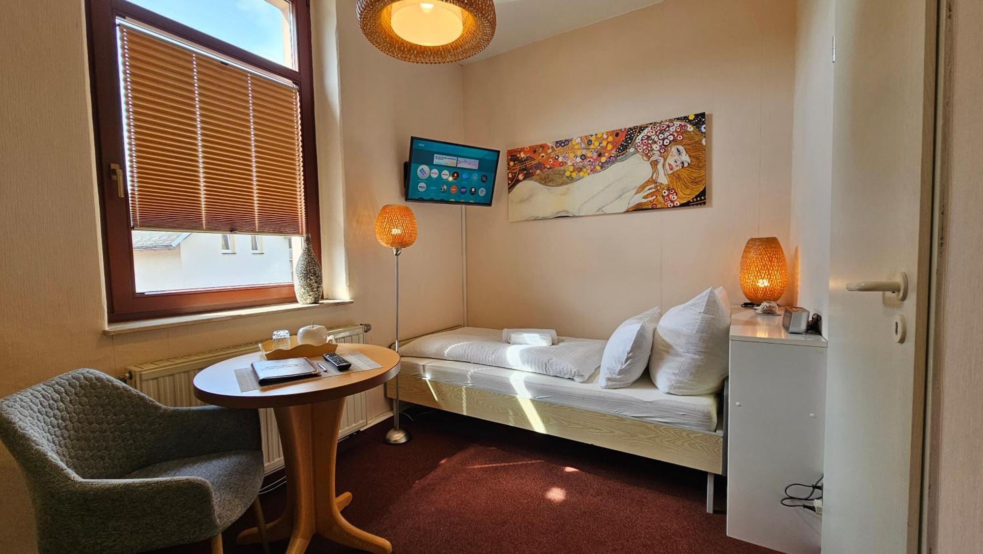 Pension Weisse Rose, Parkplatz, Fruehstueck, Wlan, Zentral Bad Elster Esterno foto