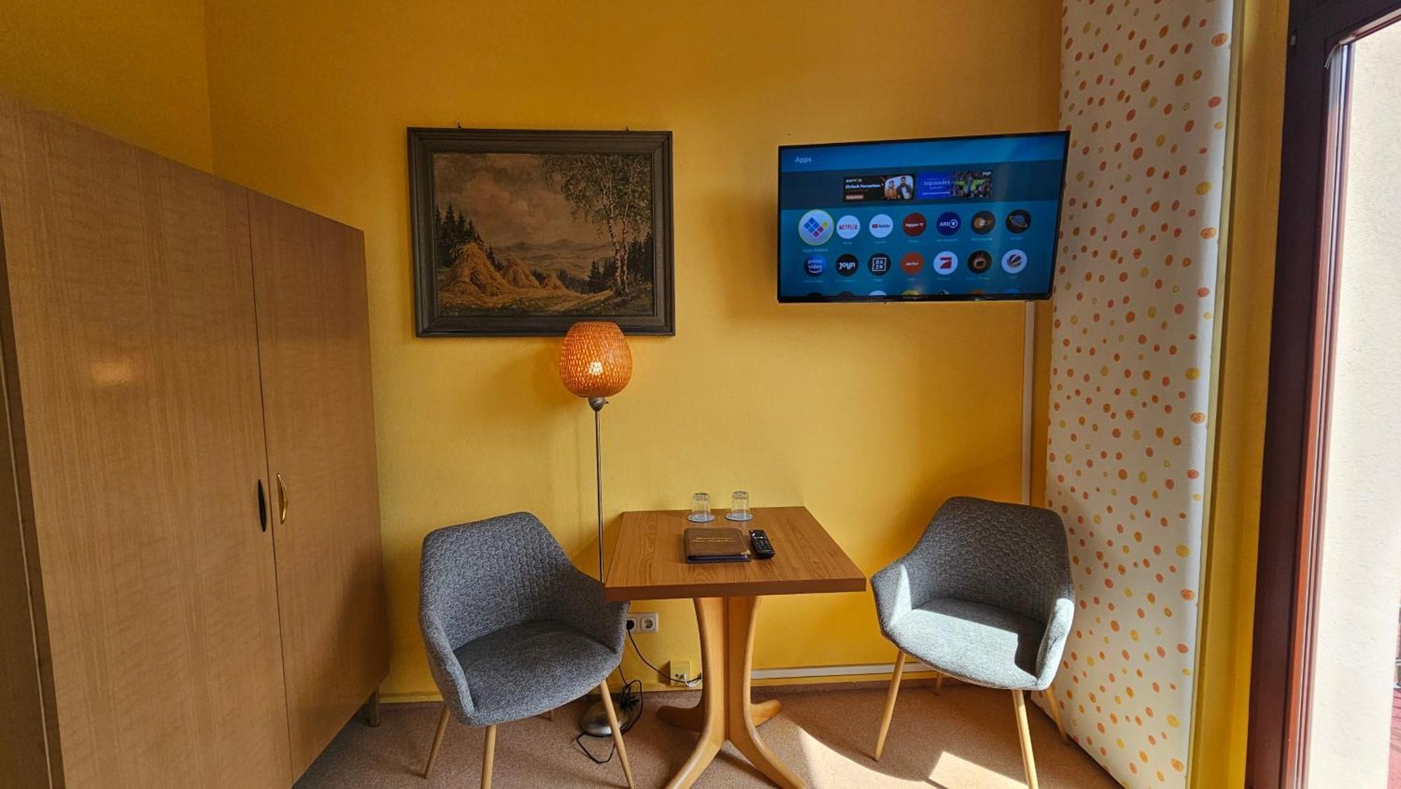 Pension Weisse Rose, Parkplatz, Fruehstueck, Wlan, Zentral Bad Elster Esterno foto