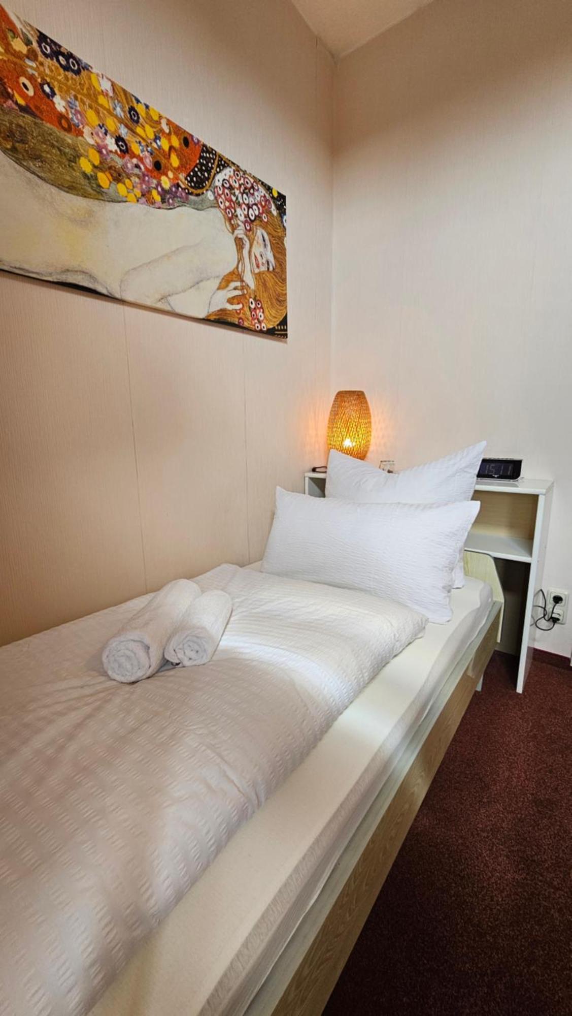 Pension Weisse Rose, Parkplatz, Fruehstueck, Wlan, Zentral Bad Elster Esterno foto