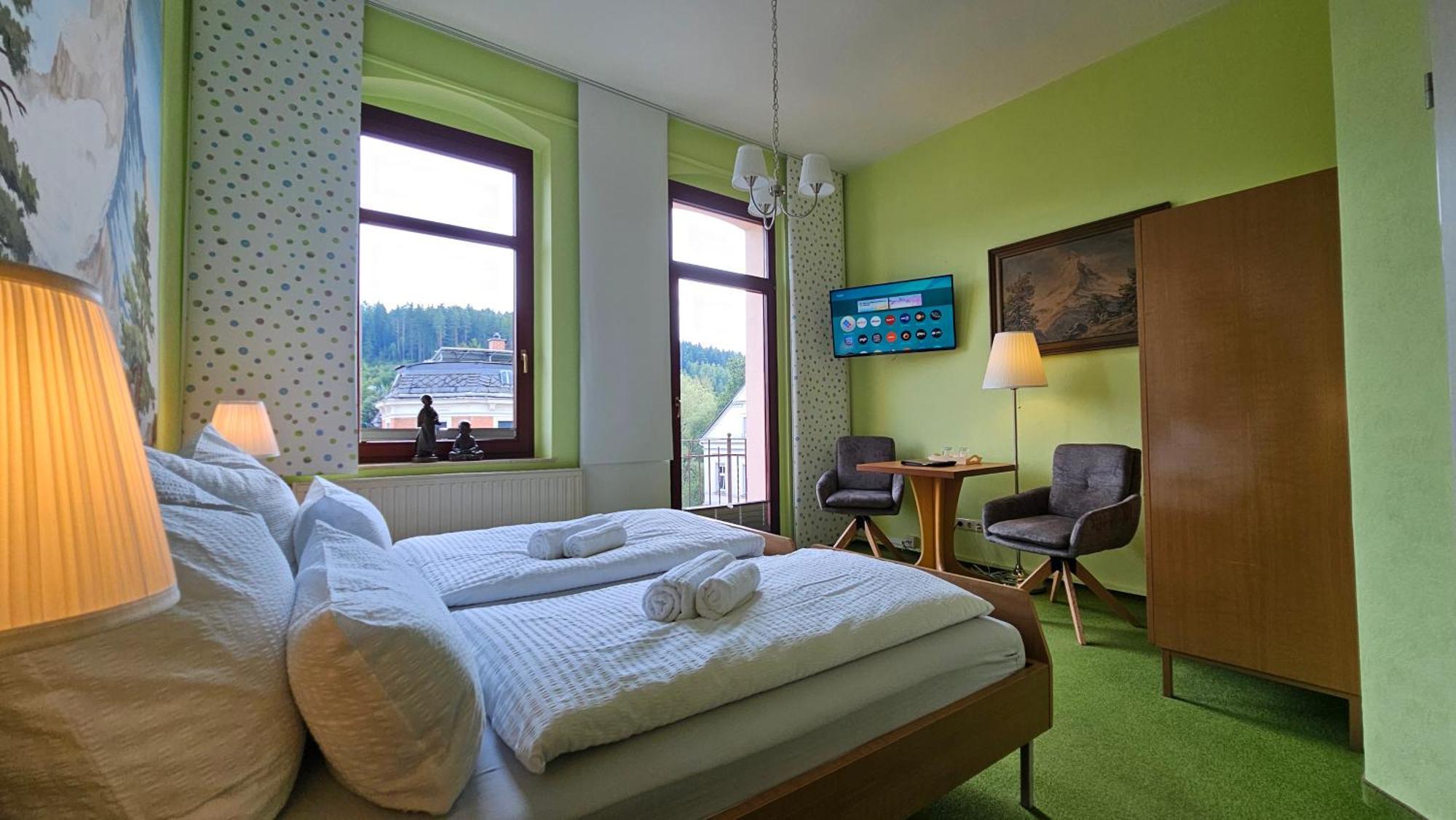 Pension Weisse Rose, Parkplatz, Fruehstueck, Wlan, Zentral Bad Elster Esterno foto