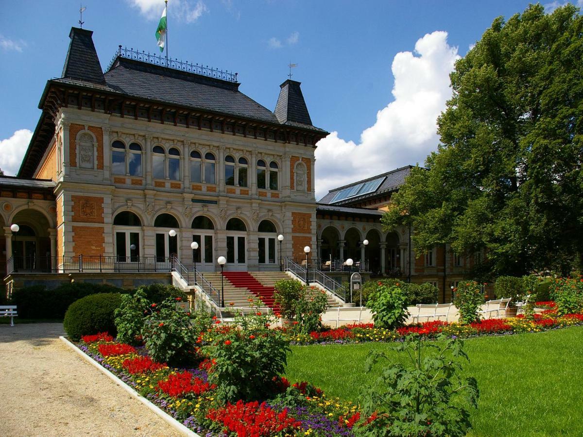 Pension Weisse Rose, Parkplatz, Fruehstueck, Wlan, Zentral Bad Elster Esterno foto